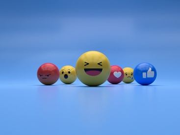 Nie tylko grafika. Jakie formaty treści wybrać na Facebooka, jeśli prowadzisz profil kancelarii na tym kanale?